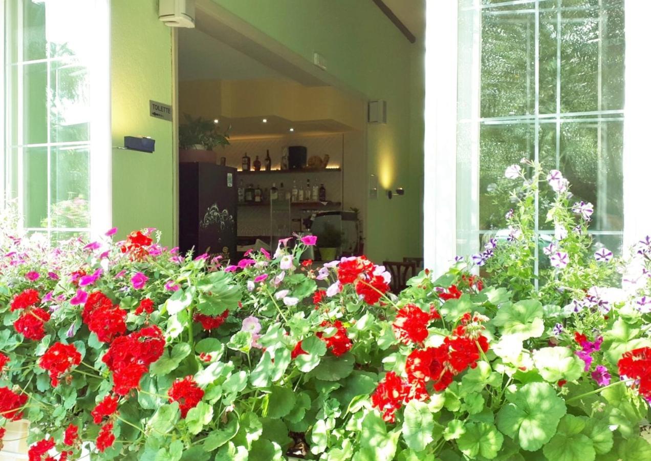 Albergo La Quiete Desenzano del Garda Exteriör bild