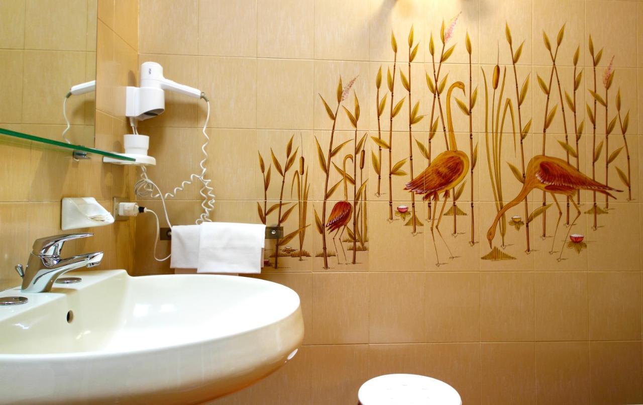 Albergo La Quiete Desenzano del Garda Exteriör bild
