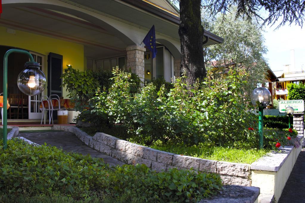 Albergo La Quiete Desenzano del Garda Exteriör bild