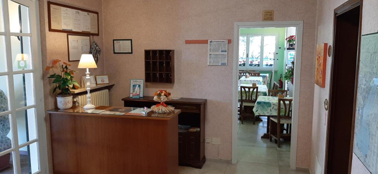 Albergo La Quiete Desenzano del Garda Exteriör bild